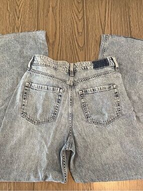 Hollister Ultra High-Rise Baggy Light Wash Jeans